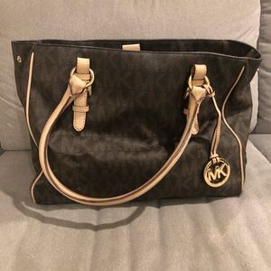 Michael Kors purse. Gently used, no stains, broken in